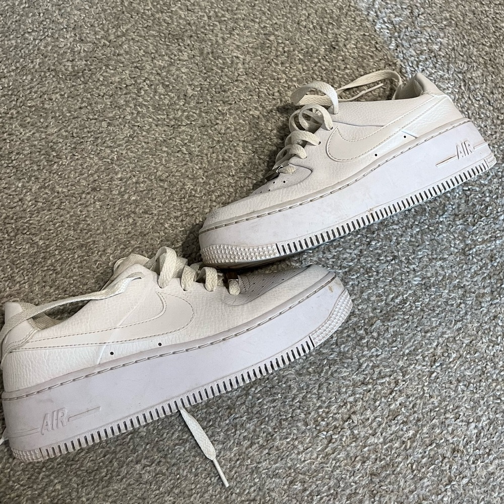 Nike Air Force 1 Sage Low